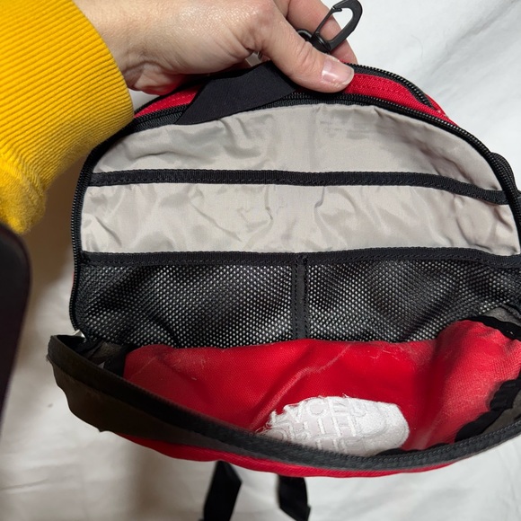 EUC The North Face Red and Black Men's Bag (3ac) - Picture 4 of 6